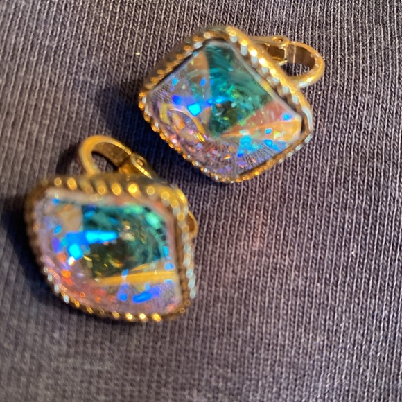 Vintage clip on earrings - Picture 3 of 3